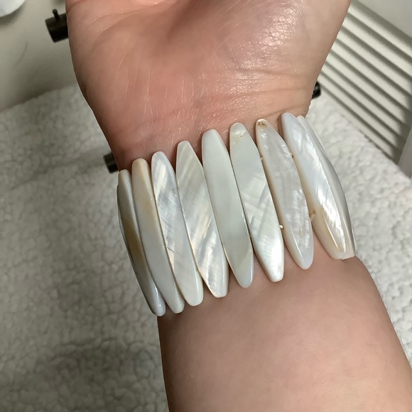 Vintage Shell Stretch Bracelet - Reversable - Picture 3 of 9